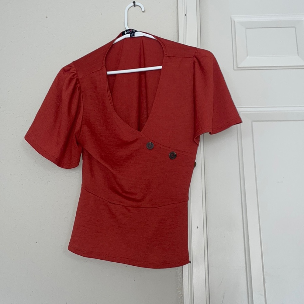 L auburn short sleeve v neck